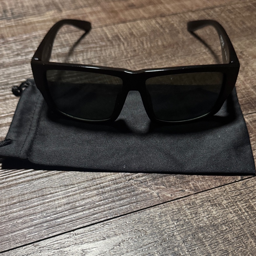 Toros Valley  Black Sunglasses